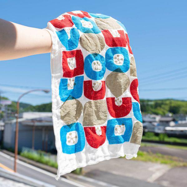 奈良 Atelier FOLK 5枚合わせのかや生地ふきん 赤と青の花 日本製