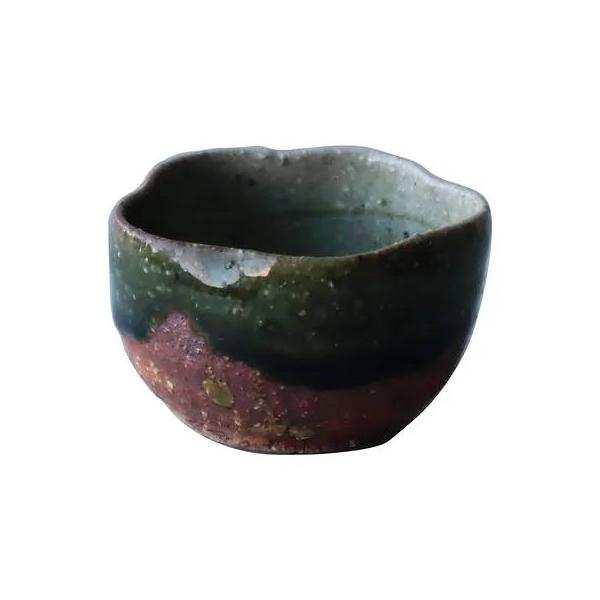 桂山窯は初代和田桂次郎開窯以来、九十有余年、恵まれた美濃の風土のもと、食器、工芸品、茶道具等を伝承技法のもと制作しております。伝統を大事にしながら、現代に生を受ける作家として、新しい息吹を表現すべく意を留めております。願わくばこの作意が愛陶...