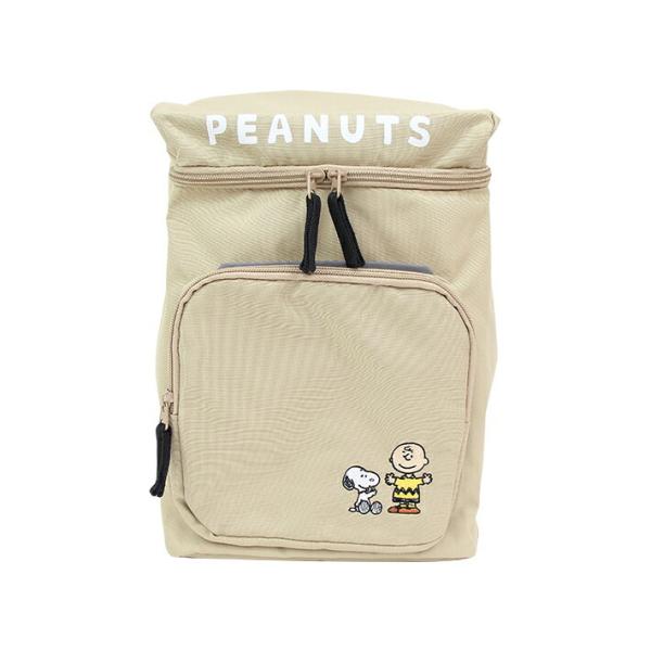 スヌーピーのおしゃれなスクエアリュックです♪・熱中症対策背中に保冷材が入れられるポケットが付いているので体ひんやり♪・反射素材車などのライトに反射するので夜道も安心！・チェストベルト体にフィットするチェストベルト付き。【仕様】サイズ：約W2...