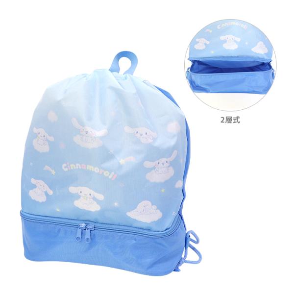 軽い素材で持ち歩きやすい二層式のナップサックです。2層に分かれた収納スペースでサンダルや濡れた物を分けて持ち運べます♪【仕様】サイズ：約W280×H400×D175mm材質：ポリエステルグッズ　かわいい　小学生　子ども　こども　子供　水泳　...