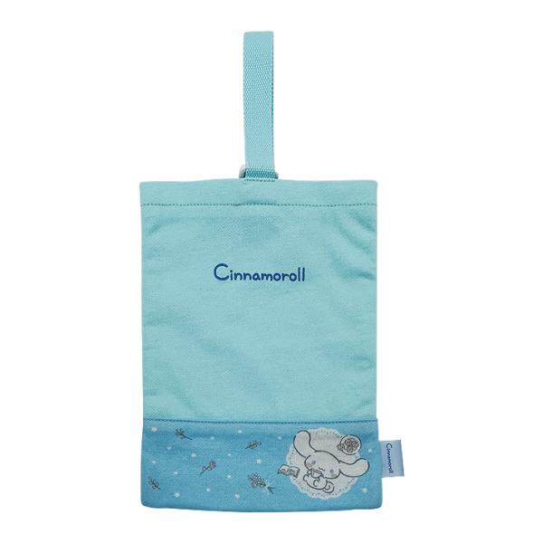 上履きや靴の持ち運びに便利なシューズバッグです。小物や学習道具の持ち運びに使用しても◎【仕様】サイズ：約W210×H290mm（持ち手含まず）材質：コットン（スウェット生地）上履き入れ　上靴入れ　靴入れ　シューズバッグ　上履き　靴　かっこい...