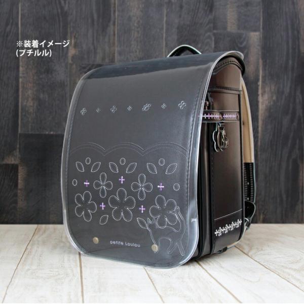 ランドセルを傷や汚れから守ってくれる、プチルル専用カブセ用ランドセル保護カバーです。猫と足跡の柄がとってもキュートです。完全透明タイプなので、どの色のランドセルでも違和感なくご使用いただけます。※当商品はゆうメール便での配送となります。予め...