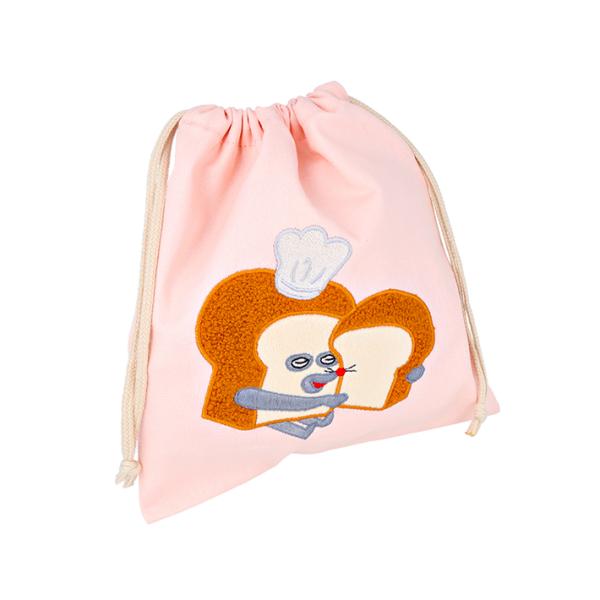 絵本作家・柴田ケイコの描く大人気絵本「パンどろぼう」の巾着袋が登場！ふわふわもこもこのサガラ刺繍がかわいい！コップ袋や小物入れにぴったりです♪【仕様】本体サイズ：約Ｗ200×Ｈ230m×D5m材質：綿・ポリエステルぱん　泥棒　グッズ　きんち...