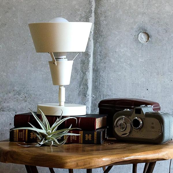 「商品情報」「主な仕様」本体：直径160×高さ225（mm） コード長：2100（mm） ベース：直径120（mm） 重量 0.93（kg） カラー ブラウン・ナチュラル・ホワイト 材質 スチール