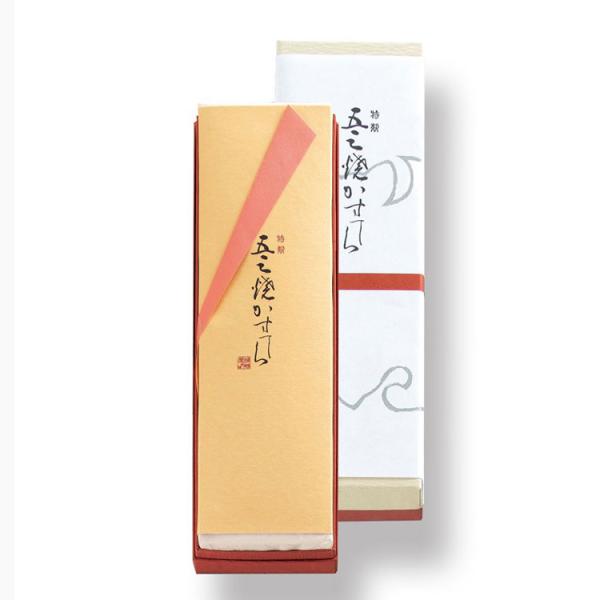 【商品概要】　福砂屋 特製五三焼カステラ 1本入カステラの風味をさらにコク深く、馥郁と仕上げた特性五三焼カステラ。砂糖、粗目糖、卵は多く、小麦粉は少なく配しております。その為熟練した職人の高度な技法を要し、量産できない家伝の製法でお届けして...