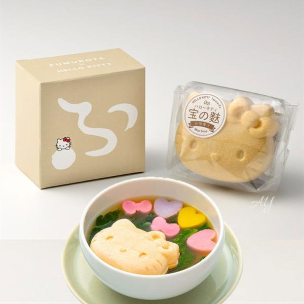 【商品概要】加賀麩不室屋　ハローキティ 宝の麩　お味噌汁　1ヶ入ハローキティが不室屋と出会い、お湯を注ぐだけでお吸いものに早変わりする「宝の麩」になりました。リボンやハートの彩り麩が器いっぱいにひろがります。●つくり方ふやきの中央に穴をあけ...