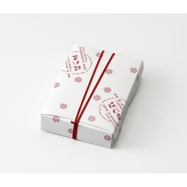 自慢のチリメン山椒。創業以来、吟味された素材で手作りにて製造いたしております。防腐剤や着色料も入っておりませんので、お早目にお召し上がりください。 お茶漬けやお粥にいれたり、お酒の肴にもどうぞ。※ 賞味期限　製造日より常温で21日間内容量：...