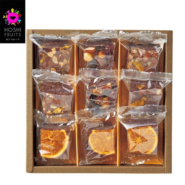 濃厚なチョコレートの生地に、香ばしいナッツや甘酸っぱいフルーツをトッピング。ピスタチオとアーモンド、ごろっとしたパイナップルやネーブル、たっぷりのドライフルーツとナッツ…。おいしさをぎゅっと詰め込んだキューブが、お口に小さなしあわせをお届け...