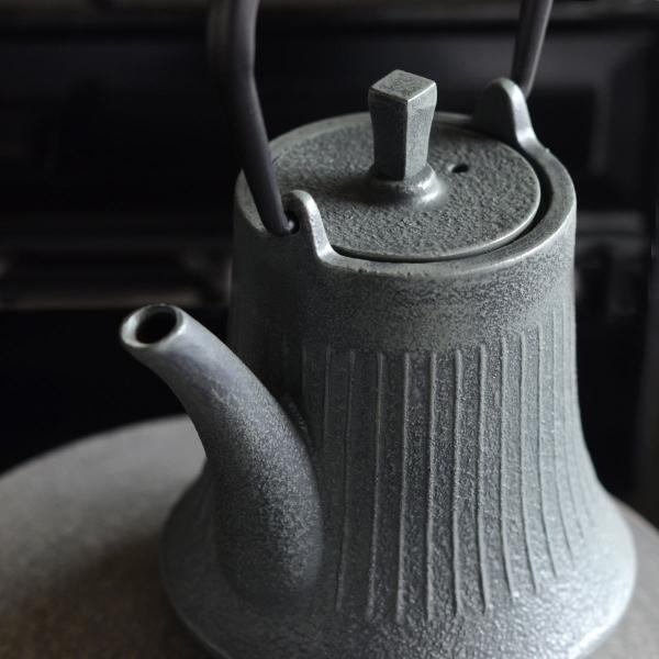 取り寄せ商品】南部鉄びん NANBU TETSUBIN 急須 竹 3色 NT0106 : 輸入
