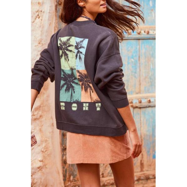 裏起毛でしっかり肉厚なオーバーサイズのクルーネックスウェット。ビンテージウォッシュの加工を施しているので、一枚でこなれた雰囲気に着こなせます。チェスト部分とバックにあしらったパームツリーのビンテージグラフィックがセンスアップしてくれること間...