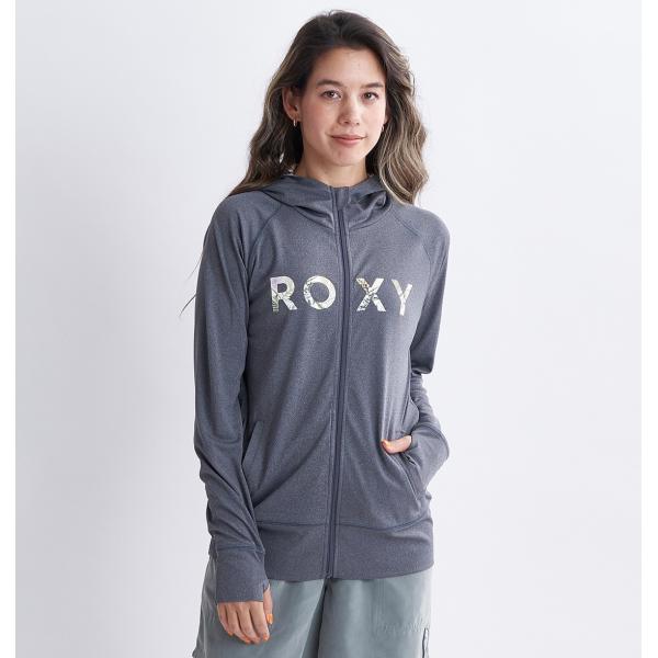 杢調の素材を使用したラッシュガード。胸元のロゴとフード裏には、シーズナルのボタニカルプリントを施しました。サイドのポケットにはファスナーを設置したので、小物を入れても落ちる心配がありません。UVカット機能を備え、さらにサムホール付きロングス...