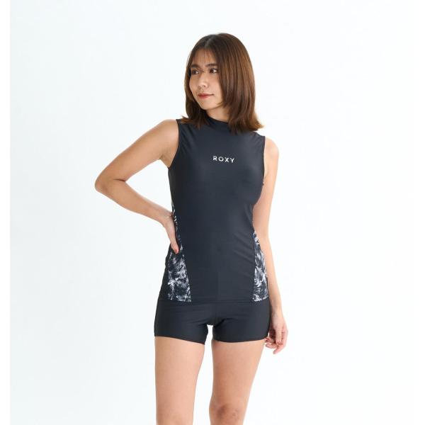 スタンドネックのバックファスナーデザインが特徴のスイムウェア。ボトムはボーイレッグタイプで、すっきりとクールな印象のシルエットです。トップスの袖ぐりから裾へつながる切り替えデザインによりスタイルアップ効果を叶えます。バックファスナーに長めの...