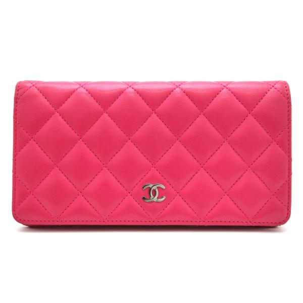 CHANEL（シャネル） 二つ折り財布 マトラッセ ココマーク ラムスキン