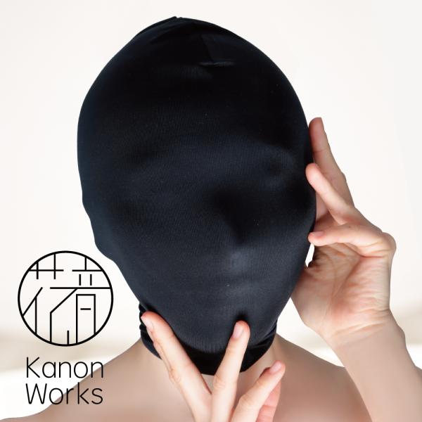 国内の工場で丁寧に生産され　経験豊富な職人によるメイドインジャパンにこだわった商品です。伸縮性に優れたしっとりとした肌触りが特徴のマイクロファイバーストレッチ生地。程よいフィット感のある　すべてを隠す刺激的なフェイスマスク。パッケージ：21...