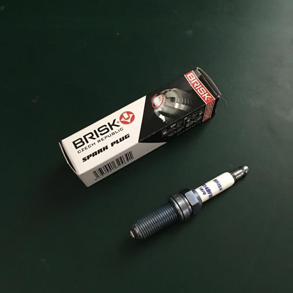 正規輸入品（最新ロット） 新品1本 レジスタータイプ（抵抗入り）  ターミナル　カシメ式（簡単な加工により取り外し可能, ターミナル形状は変更になる場合があります）  適合：ブリスク　MOR12LGS、MR12ZS　互換ネジ径12ｍｍ、リー...