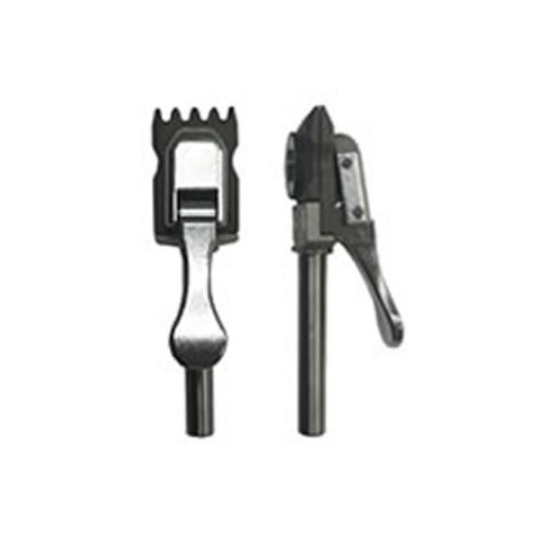 テニスガットでも使用できるこのクランプは、バドミントンラケットを張り上げる際も使用感抜群です！コンパクトながらテニスの高テンションにも滑ることなく、ストリングの締め具合もばっちりです。ストリングの太さに合わせるための調整ダイアルにも工夫がな...