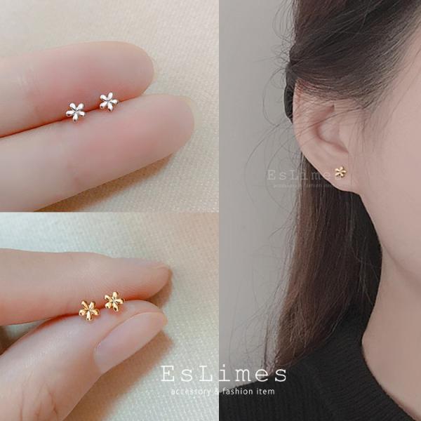 【商品説明】・素材：銅 18kコーティング・色：シルバー、ゴールド※低アレルギー素材を使用しております。◆商品関連ワード◆ピアス お花 こぶり 可愛い カジュアルピアス おしゃれ シルバー ピンクゴールド ゴールド 10代20代30代40代...