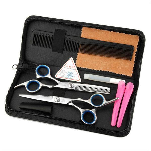 ご家庭で気軽にセルフカット収納ケース付きで便利な8点セットステンレス製で錆びに強く、切れ味抜群でスパッと切れます。【セット内容】・カットハサミx1・スキバサミx1・ヘアクリップ×2・コーム(櫛)x1・クリーニングクロスx1・潤滑油・専用ケー...