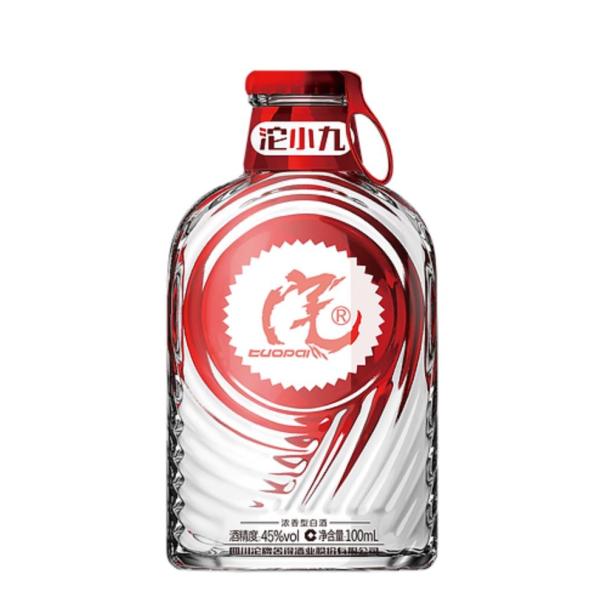 沱小九容量　100ml入数　24本　アルコール分　45度JAN code 6901435948933産地　四川省四川省発の濃香型白酒『舎得酒シリーズ』が日本初上陸しました。舎得酒は1300年以上の間、古代の醸造方法が守り受継がれてきたお酒で...