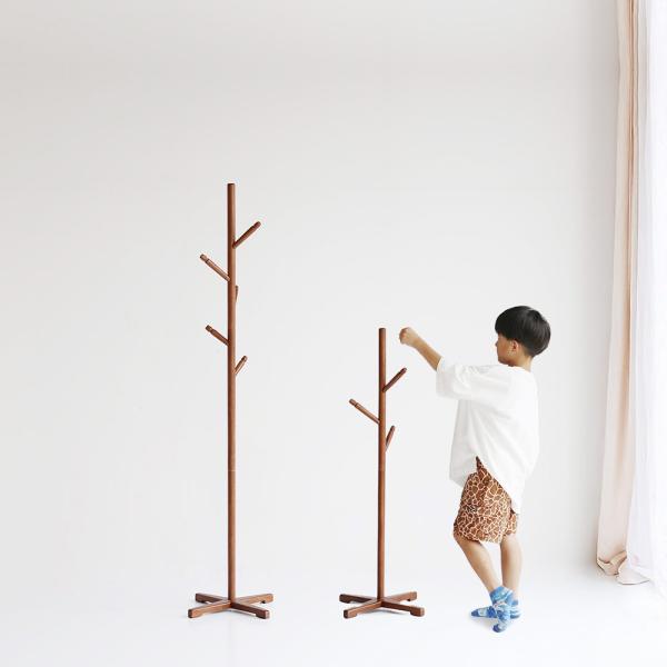 [Release date: July 1, 2025]子どもも大人も使える２wayポールハンガー。シンプルながら細部にまでこだわった設計で、無駄を削ぎ落としたデザインがどんな空間にも馴染みます。合わせやすいブラウンとナチュラルの２色展開。...