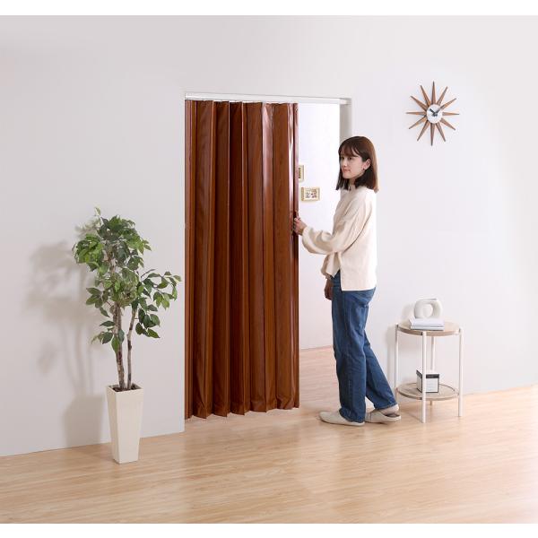 [Release date: December 1, 2023]つっぱり式の木目調アコーディオンドア　100×175cmサイズつっぱり式だから簡単に取り付けできます廊下、キッチン、洗面所など家の中の様々なところでご使用できますネジを使わない...