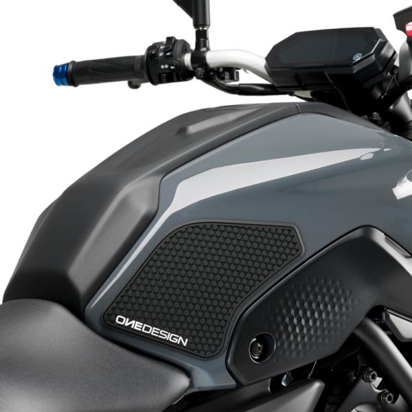 Puig（プーチ） Puig 20739N SIDE TANK PADS [BLACK] YAMAHA MT-07 (21