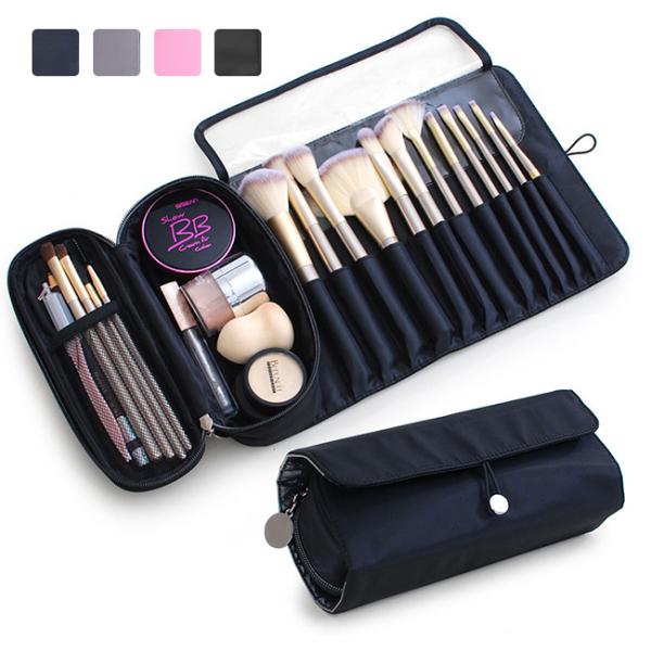 外側をくるくる巻いて筒形にして持ち運び時にもコンパクトに持ち歩ける巻きタイプの化粧ポーチです折り畳み式のポーチなので、収納に省スペースですブラシの本数や太さに応じてコンパクトに収納でき、持ち運びにも便利です