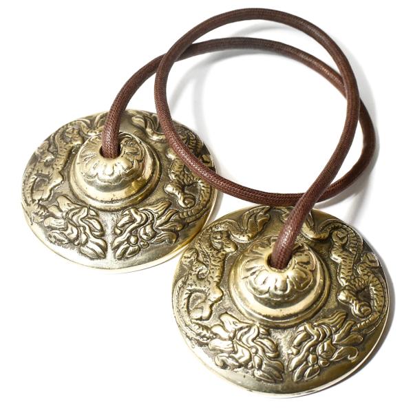チベット密教　ティンシャ（チベタンベル） 龍（ドラゴン） ７メタル  直径：６２ｍｍ ヒモ：茶色｜ヨガ 浄化 癒し 瞑想 ヒーリング チャクラ