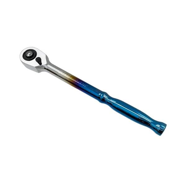 シルバー/ブルー/-/SRH3CH-P・パッケージ個数:1・特徴1:チタン製マフラーのヒートグラデーションを彷彿とさせる美しく存在感ある色調・特徴2:コンパクトヘッドと細やかなギアで狭所作業でも抜群の操作性・差込角:9.5mm(3/8インチ...