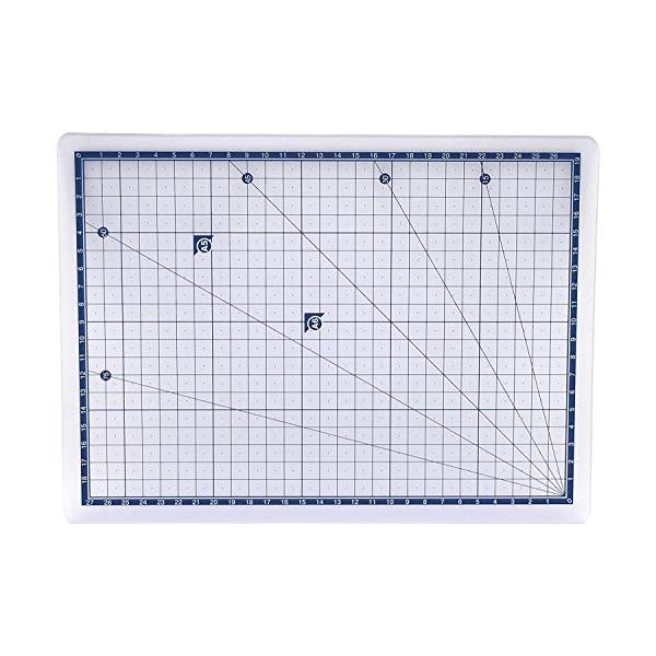 他サイト： 高儀(Takagi) M&amp;M カッターマット クリア A4 約300×220mmの商品画像