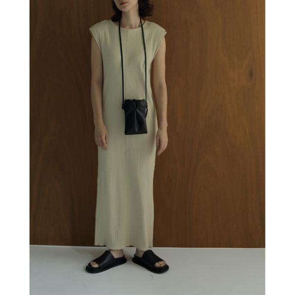 新品・未使用品　anuke Cutoff Rib Onepiece クリーム anuke Cutoff Rib Onepiece クリーム 36低 価格