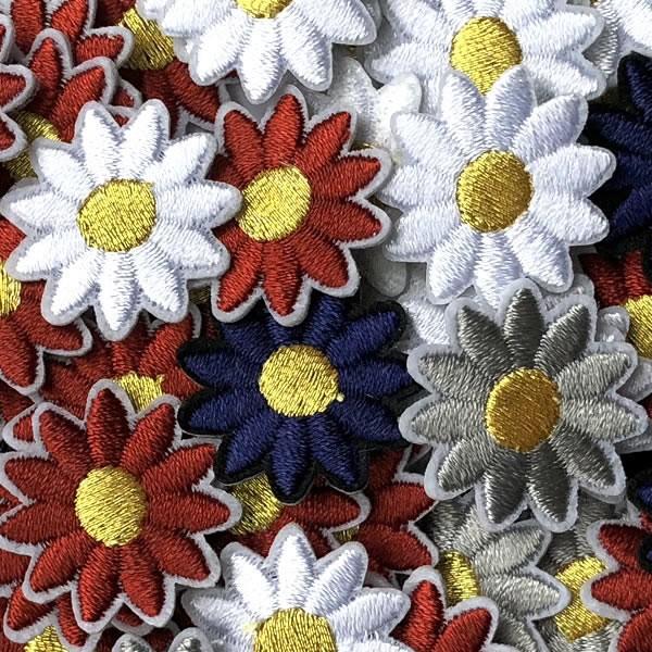 フラワー ワッペン 刺繍 アイロン おしゃれ かわいい アップリケ 花 縦2 2cm 横2 2cm メール便 Patch Cl A 465 Rareleak 通販 Yahoo ショッピング