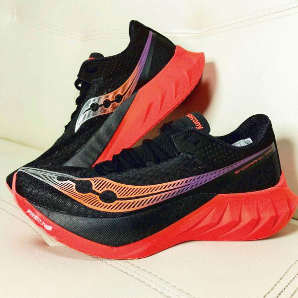 Saucony（サッカニー） エンドルフィンプロ 4 ランニングシューズ 27cm