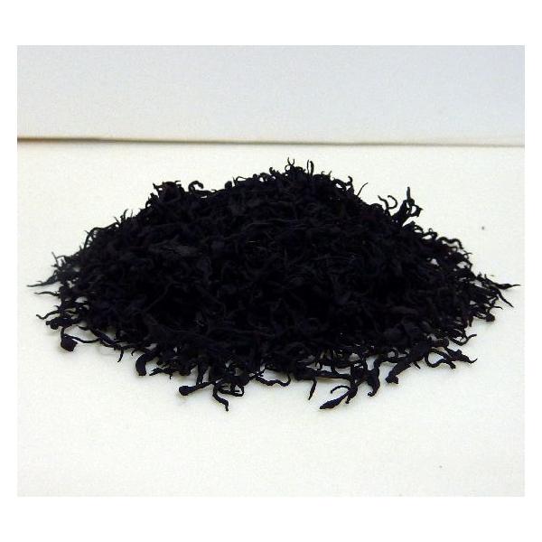 スーパーなどで見かける、一番標準的なサイズのひじきです。油揚げや豆類との煮付け、お味噌汁、混ぜご飯、白和え、かき揚げ等に幅広くご利用になれます。低カロリーで食物繊維たっぷり、鉄分とカルシウムも多く含む美味しい健康食品です。【発送方法の選択手...