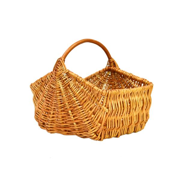 使いやすいスクエア型の＊可愛いピクニックバスケット＊ナチュラルな素材のピクニックバスケット。持ち手付きでとっても便利♪リビングやキッチンの小物入れに、またディスプレイのカゴとして、あらゆるシーンで活躍してくれます。おやつやドリンクを入れてパ...