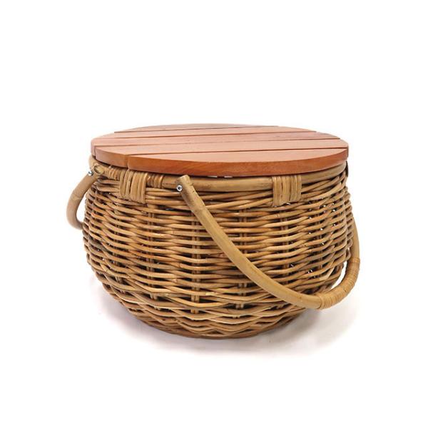 風合い豊かなラタンのバスケットテーブルです。ナチュラルな雰囲気がインテリアとも相性がバッチリ。お部屋ではサイドテーブルとして、天板を外せば中にブランケットや雑誌など、様々なものの収納バスケットに。ピクニックやキャンプなどアウトドアで使うと雰...