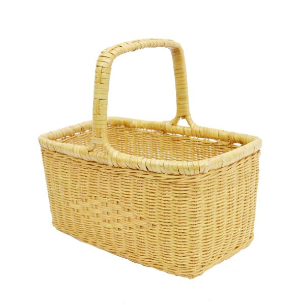 giau ベトナム製 ピクニックバスケット スクエア 一本手ラタン製かごバッグです。シンプルな長角型かごバスケットです。本体の中央にひし形の網目模様があります。籐かごの色合いと形が絶妙なバランスの籐かごに仕上げました。ピクニックにぴったりな...