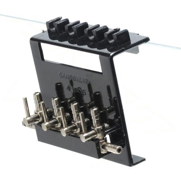 注文や問い合わせる際、当店の会社概要、お買い物ガイドを必ずお読みください。ハンガー付きで水槽枠へ固定、また連結コック部分のみ取り外しも可能です。チューブ固定ホルダー付、水槽の回りがスッキリ！※ハンガー部分はプラスチック製です、落としたり、強...