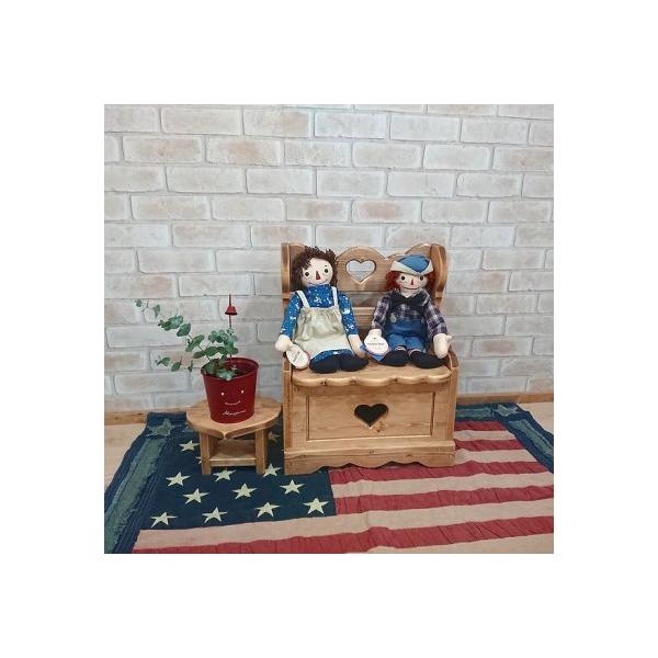 座面となるフタの中は小物を入れるのに適した小さな収納スペースとなっています。お気に入りのお花やドールを飾ってお楽しみください。以下、商品のサイズはmm表記です尚、実際の商品は数ミリの誤差が生じます▼全体の外寸W 400 × D 250 × ...