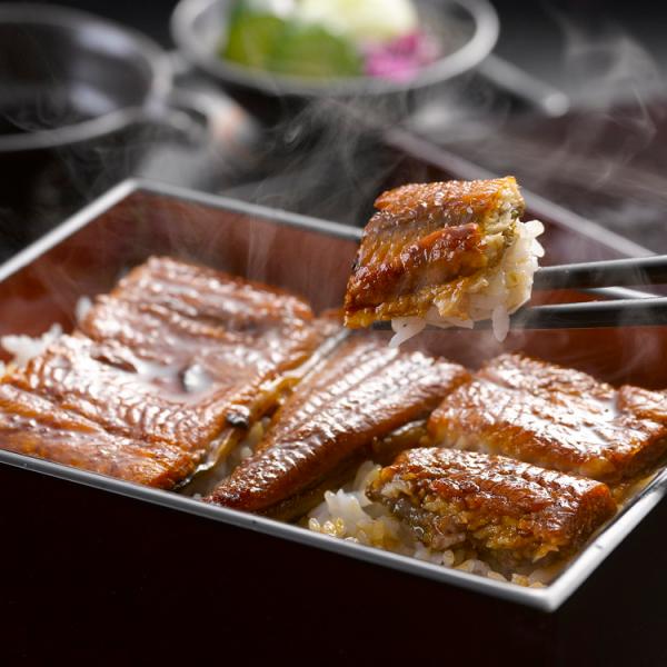 [Release date: December 20, 2024]【商品詳細】愛知県産の「活うなぎ」を１尾ずつ手にとって上質の鰻だけを丁寧に焼き上げました。香りとコクのある一愼こだわりの蒲焼のたれは鰻本来の旨味を引き立たせます。うなぎ割烹「...