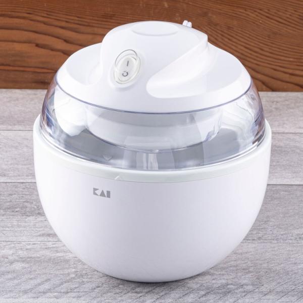 [Release date: December 9, 2022]【商品説明】デザインにこだわったコンパクトサイズのアイスクリームメーカー。材料を入れて約15分で適度に空気を含んだなめらかなアイスに。 ちょうど良い食べきれる量〈約200ml(...