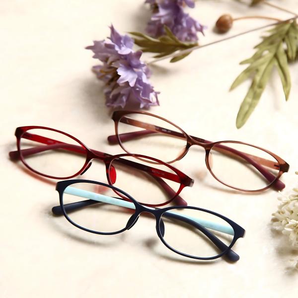 【サイズ】レンズ高さ：32mm フロント幅：124mm ブリッジ幅：16mm レンズ幅：52mm テンプル長さ：135mm【重量】約14.5g(レンズ度数+0.50の場合)度数が強くなるほど厚みが必要なので重くなります。【カラー】全3色（C...