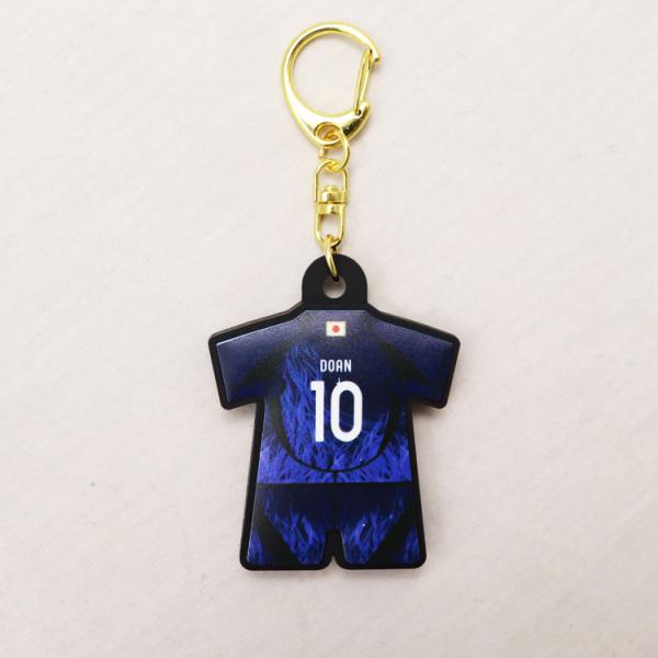 JFA公式ライセンス商品/ファングッズ2024サッカー日本代表のユニフォーム（ホーム）をモチーフにしたユニ型ラバーキーホルダー。素材：PVCサイズ：約 W32×41mm●追跡可能メール便　対応可