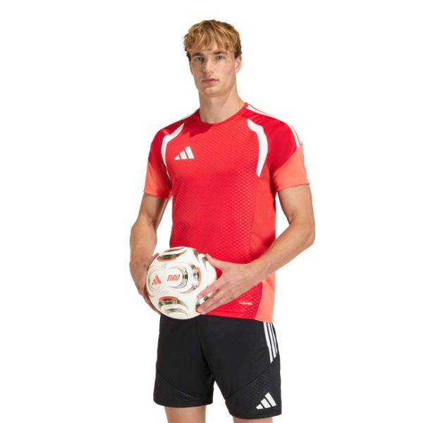 品番:F6672/KA7587品名：ティロ 26 コンペティション トレーニングユニフォーム カラー：チームパワーレッドメーカー希望小売価格：￥5,830(税込)アディダス ティロ 26 トレーニングユニフォームは、現代のシャープな見た目に...