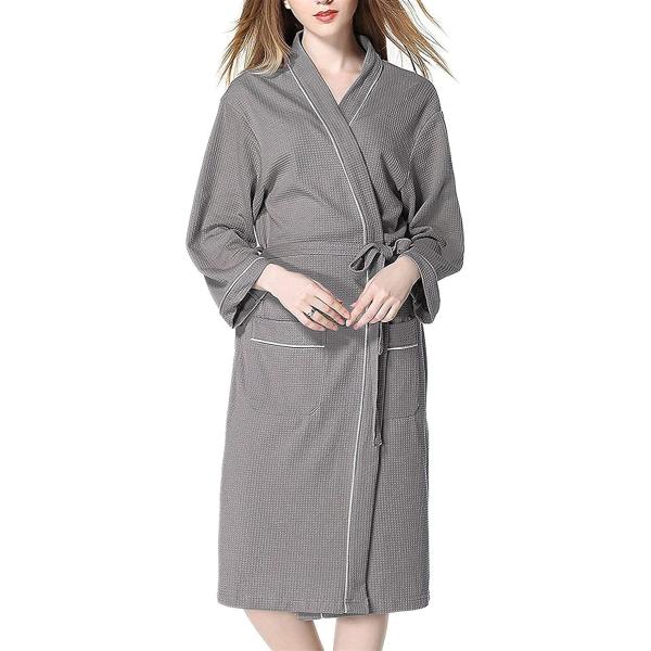 バリエーションコード : 2B2Q9TH2O2・素材構成: 綿、ポリエステル・ワッフル生地のホテル仕様になります。速乾性に優れているため、ご自宅でも洗濯しやすいのが特徴のレディースバスローブです・ウエスト部分は帯紐で調節可能、ポケット付きで...