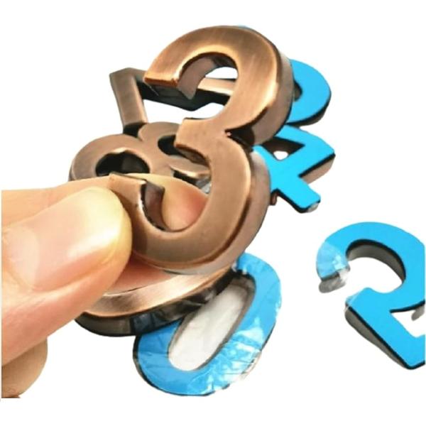 バリエーションコード : 2B4UCXO9NW・数字プレート。０〜９の径10個。厚みのあるとても質感高い造形です。裏面はシールになっており簡単に取付できます。・自己粘着性で、取り付けが簡単です。新しいモダンな3Dデザインは、読みやすく、認識...