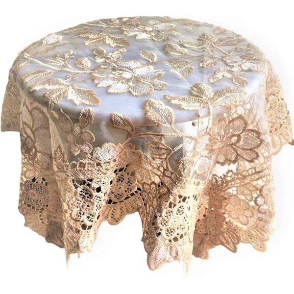 バリエーションコード : 2B6KNRTIWD・北欧風の光沢があり美しく上品なレースのテーブルクロスです。・光沢のあるベージュでお部屋に1枚あるだけで華やぎ気分が上がります。おうち時間をリッチに気持ちよく過ごしたい方にいかがでしょう。・テー...