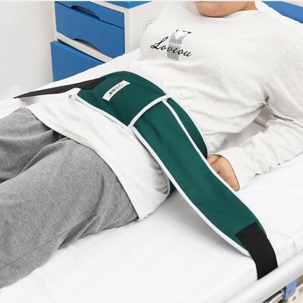 「体幹抑制ベルト」寝たきりの方の夜間ケアに最適。患者様のベッドからの転落や離脱を防止し、介護される方の負担も軽減します。「寝返りしやすい構造」体の“上”に穴がくると、寝返りができない。この穴を“体の下”にすると、寝返りの動作がスムーズに。患...