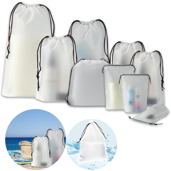 バリエーションコード : 2B9TK301QS「防水性・耐久性・機能性抜群」様々な用途で使えるビニール巾着です。洗って何度も使えるからコスパ抜群。「海・プールで大活躍。」水に濡れてもOKだからタオルや水着など濡れたアイテムの収納に最適です。...