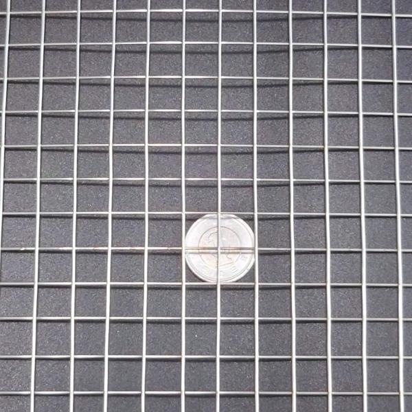 バリエーションコード : 2BU1XGH682304Lステンレス鋼（SUS304から炭素含有量を減らした極低炭素鋼）を利用した溶接メッシュは溶接されているため、表面はなめらかで平らで、網目の幅が固定されています。錆びにくく、酸やアルカリに強...